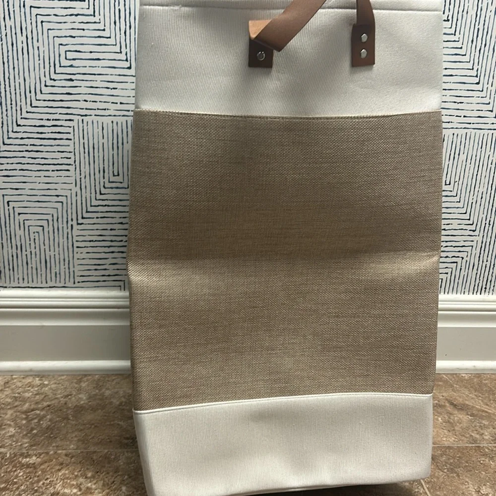Portable Laundry Bag.